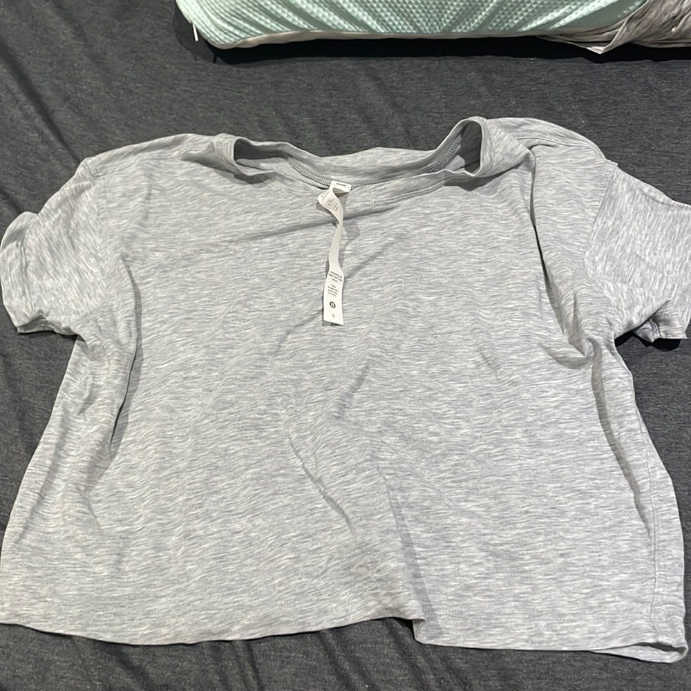 grey lululemon size 0 cropped tshirt.